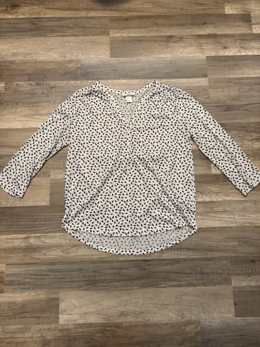 Damenbluse H&M Gr S weiß mit blauen Blättern fällt locker