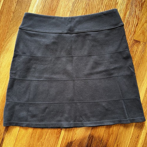 Athleta Strata Ponte Skirt Women’s Size Medium Gray/Green Knit Stretch Pockets - Picture 5 of 7