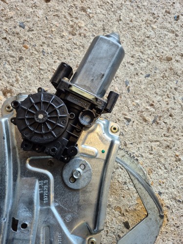 BMW E36 CONVERTIBLE COUPE NS PASSENGER WINDOW REGULATOR 8360978 1991-1998 Tested - Picture 2 of 6