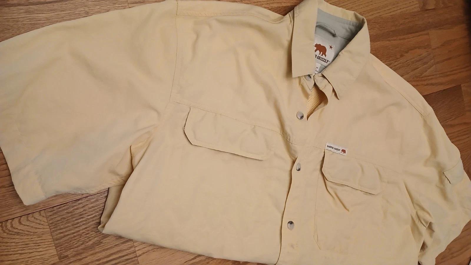 Dakota Grizzly Men's Button-Down Vented Nylon Fishing/Hiking Shirt Medium/M Size
Opens in a new wind