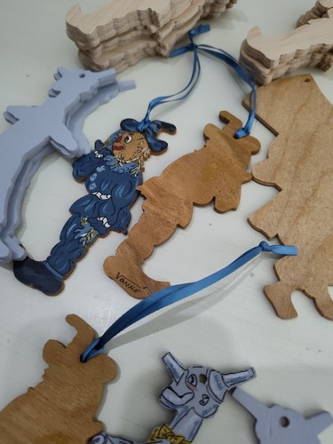 Handgefertigte Holz Ornamente Zauberer von Oz Dorothy Tinman Löwe Vogelscheuche 55 Teile - Bild 12 von 12