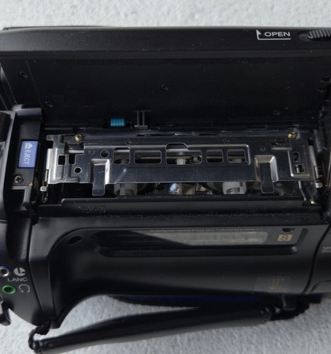 Sony CCD-FX640 Black Video8 Recorder Handycam Camcorder With Accessories. - Picture 9 of 24