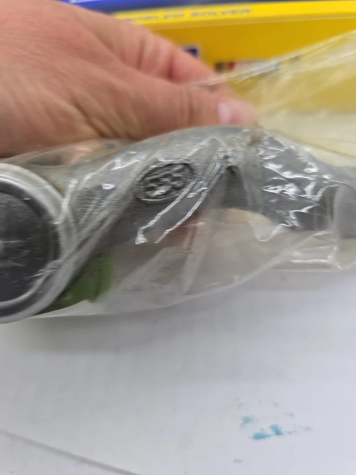 Extremo de varilla de amarre de dirección Moog ES800027 para 03-08 Mazda 6 Foto 2 de 4