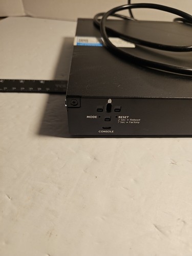 Dell X1026 E10W 24-portowy przełącznik Gigabit Ethernet z 2x inteligentnym przełącznikiem zarządzanym SFP - Zdjęcie 7 z 8