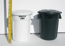 Lot of 2 - Mini Brute Rubbermaid Trashcans With Lids Salesman Samples Desk Toy