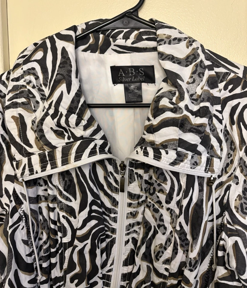 Chaqueta para mujer A-B-S etiqueta plateada con estampado de animales pequeña palanca @ extremos de manga de cintura Foto 2 de 4