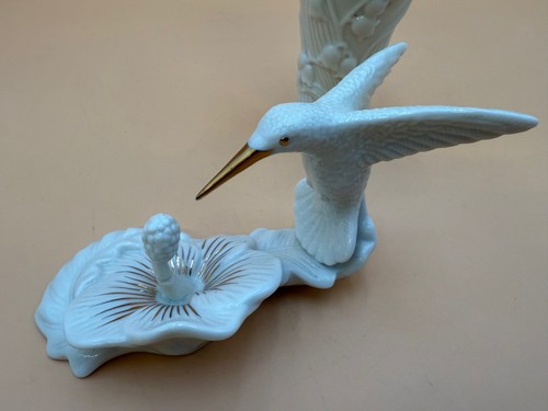 Vintage Lenox Ivory 24k Gold Trim Hummingbird & Lily of Valley Bud Vase - Picture 6 of 15