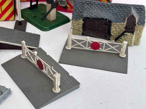 Vintage Tri-ang Hornby Railways Model Railway Bundle - OO/HO Gauge - F16 P914 - Picture 6 of 16