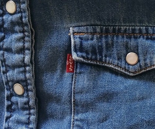 Camisa de mezclilla azul Levi’s para mujer XSmall Barstow Pearl Broches de presión - Excelente estado - Imagen 5 de 10