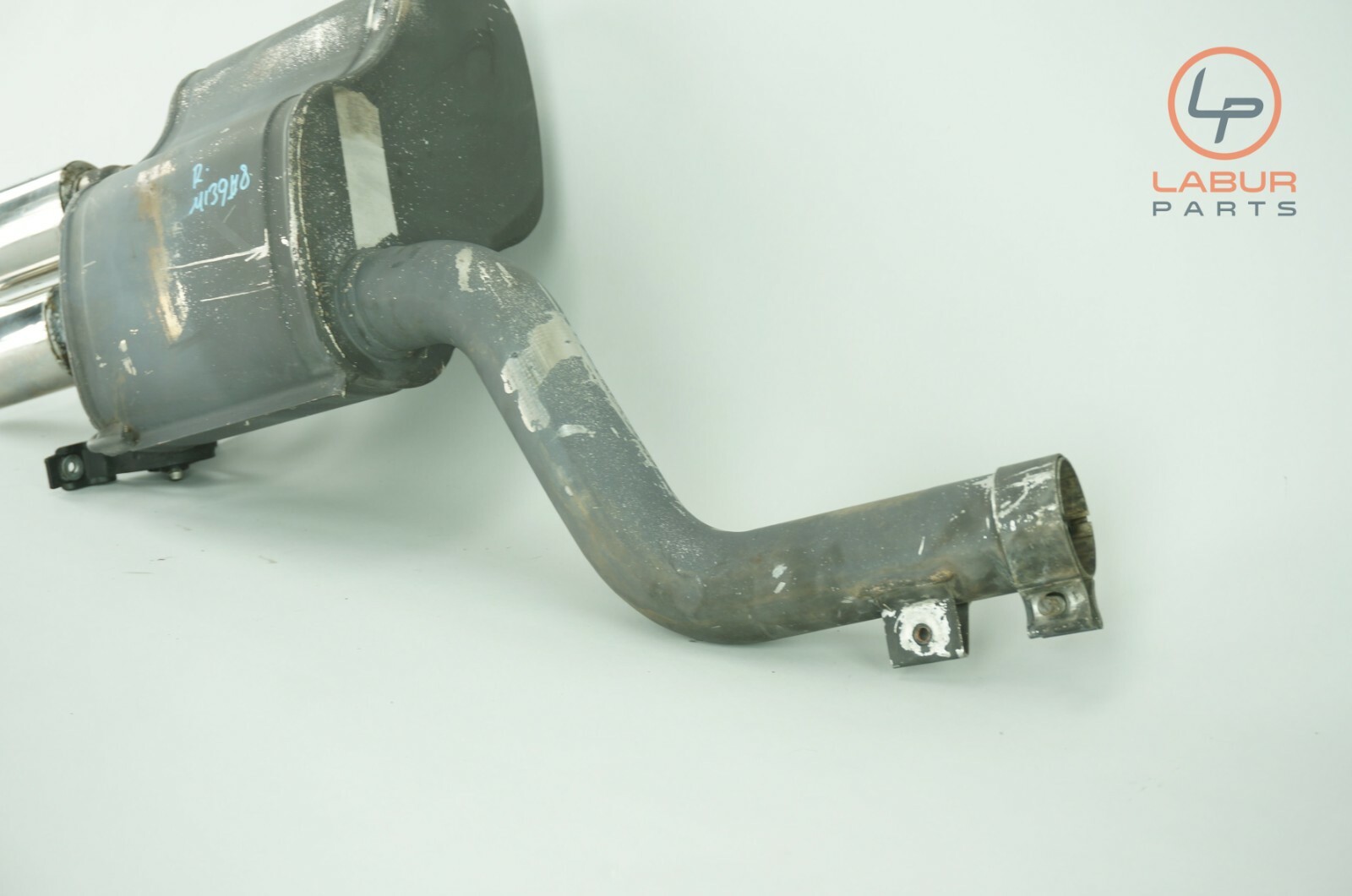 M139 04-08 Maserati Quattroporte Rear Right Side Exhaust Muffler 201253 Z1179