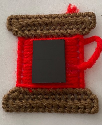 Plastic Canvas Magnet "Spool-of-Thread" Red Free Ship NEW - Picture 2 of 2
