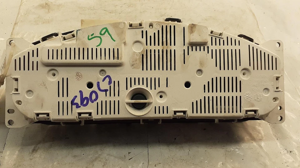 Medidor de velocímetro usado se adapta a: Nissan Frontier Cluster 2020 4x4 SV sin pa de medianoche Foto 2 de 4