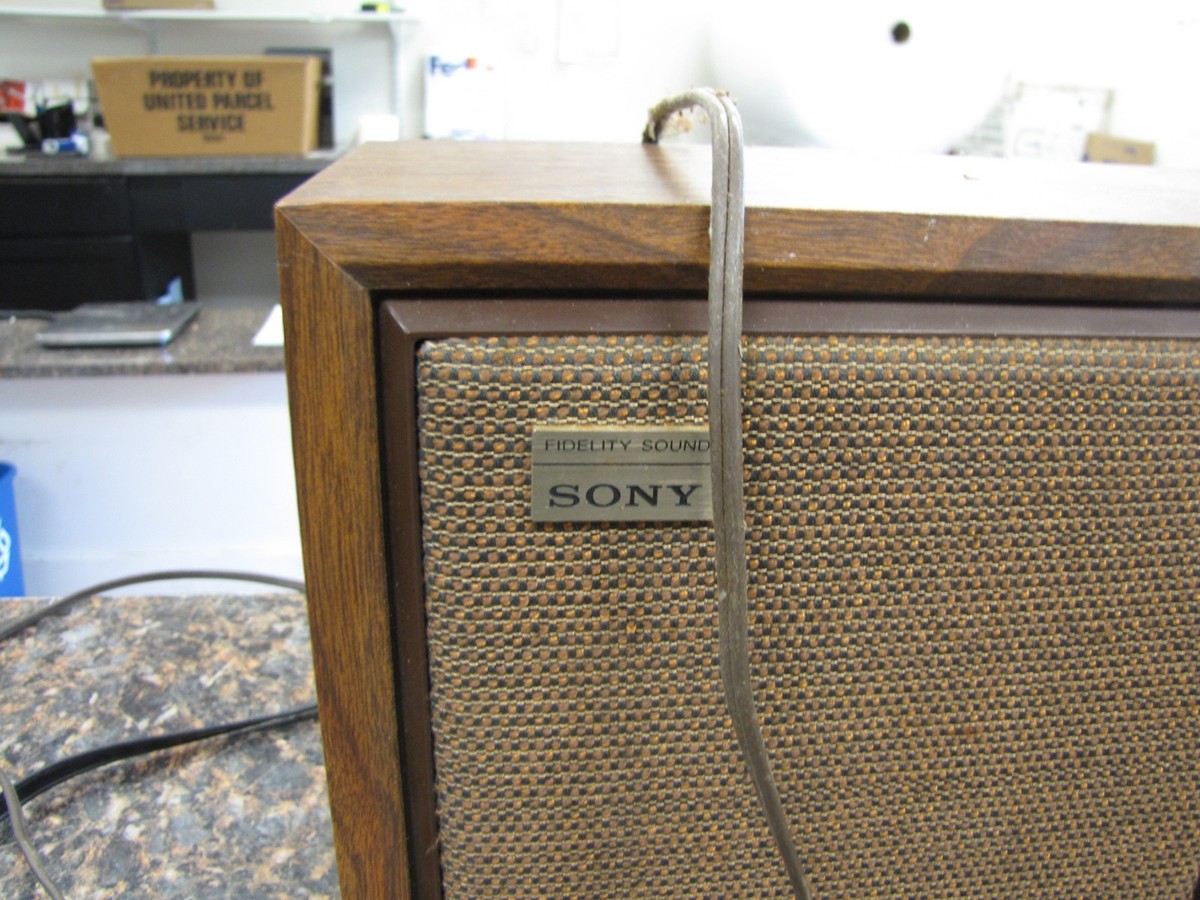 Vintage Sony Fidelity Sound 7 Transistor Am/fm Radio Icf-9650w for