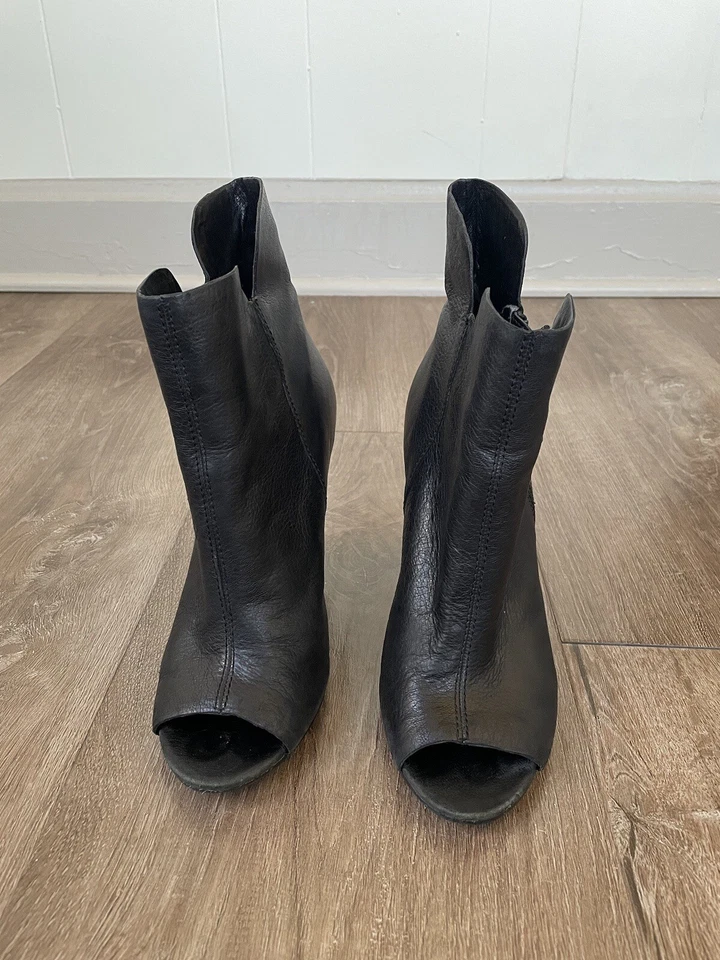 Guess Peep Toe Botas Tacón Cuero Negro ~ Cremallera Lateral ~ Mujer Talla 7.5M Foto 2 de 4