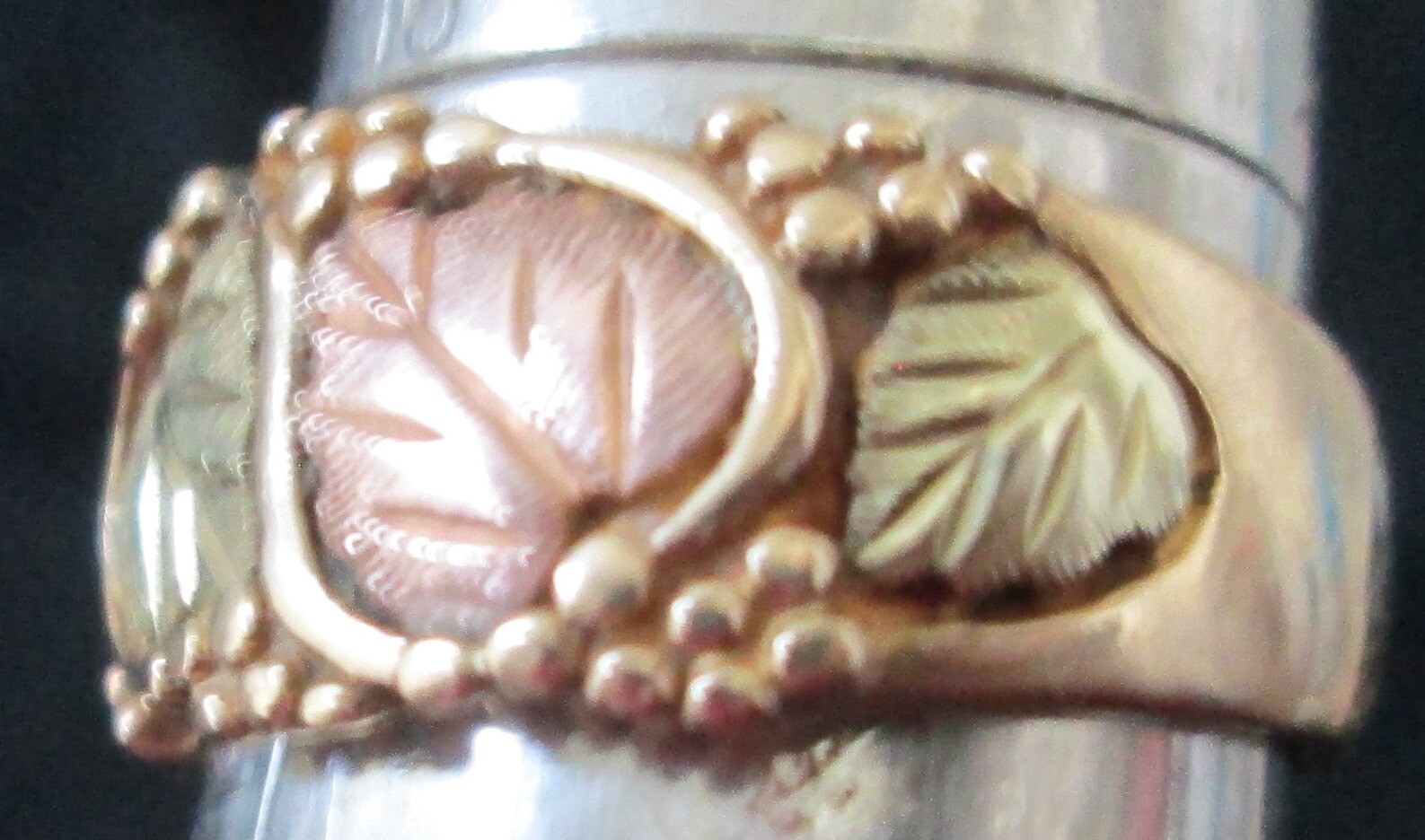 Lundstrom's Solid Gold 10K Size 6 Ring With Rose & Green Leaves & Grapes