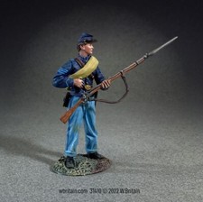 W.Britains:BR31410 - Union Sergeant in State Jacket Standing Reaching for Cap