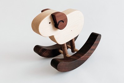 Schaukelschaf aus Holz   nachhaltiges Deko-Spielzeug handmade