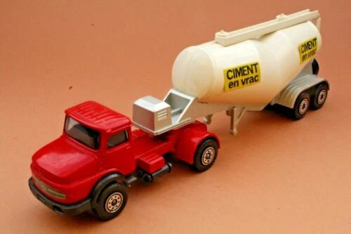 Camion-citernes miniatures Solido