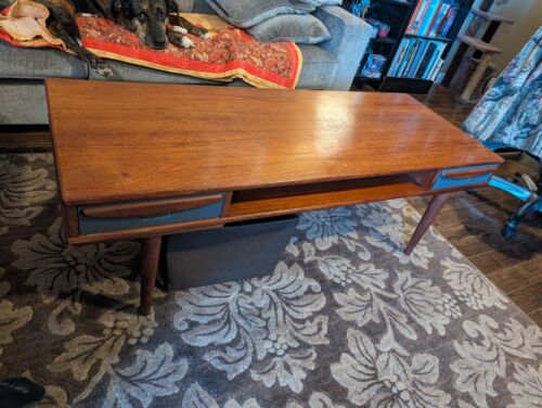 solid teak coffee table from the 1960s from Germany - Picture 1 of 3