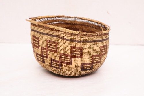 ANTIQUE 1900's Native American Hupa / Karuk Basket Northern California Native
