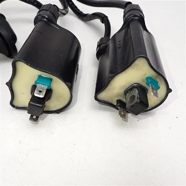 Bobina de encendido Honda CBR1100XX SC35 OEM modelo medio para versión importada Foto 2 de 4