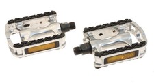 K124 Aluminum Platform Bike Pedals 9/16" Silver w/ Reflectors Grip NEW NOS