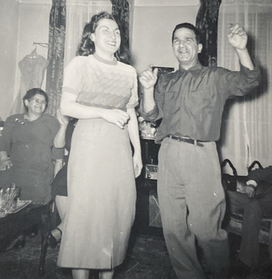 1950s Pretty Woman & Man Dancing Party Humor Laughing Fun Original Photo P19q14