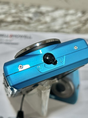 Bell & Howell 2 View 18.0MP Waterproof Selfie Digital Camera Blue TESTED - Picture 6 of 12
