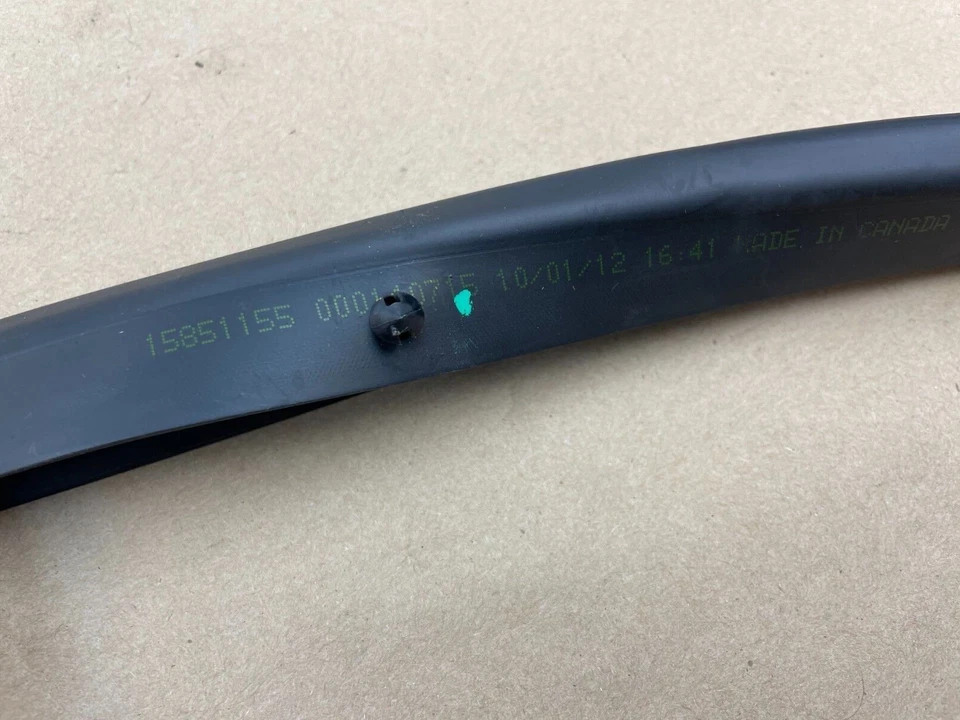 2006-2010 Hummer H3 & H3T OEM Hood Front Seal Gasket, New - Image 4 of 4