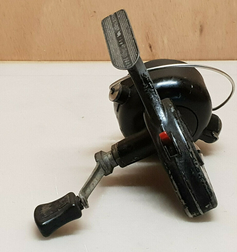 Moulinet De Pêche Ancien Bretton 400 - Vintage, Pour Collection Ou Pêche