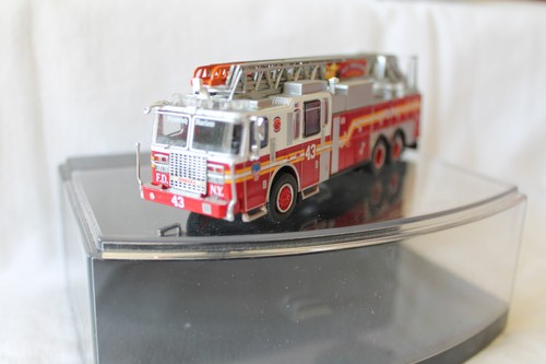 PCX87: 870689 - 870693 Ferrara Ultra, Feuerwehr Neu York - versch. Ausführungen - Picture 6 of 24