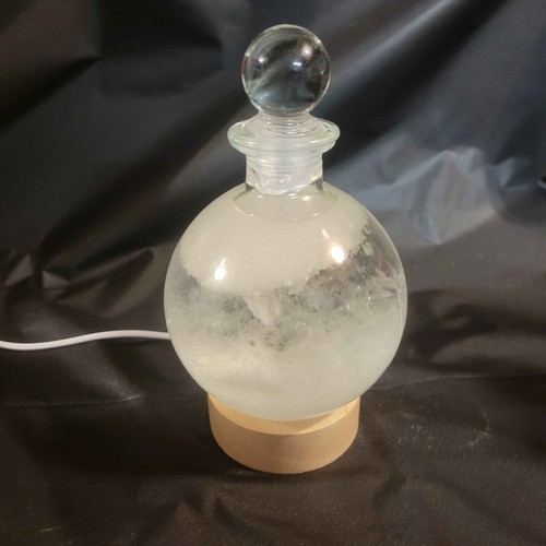 Fitzroy Storm Glass Barometer Snow Globe & LED USB Display | Made in the USA! | - Afbeelding 7 van 10