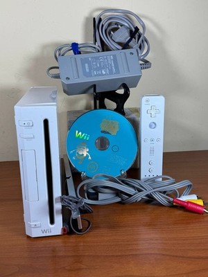 Nintendo Wii White Console with Cables - Remote and Family Party Game