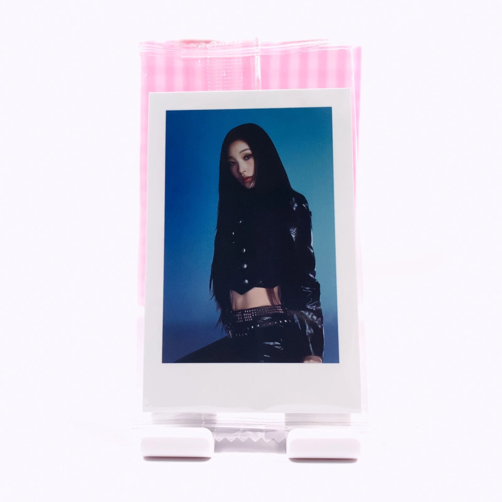 Annie - Famous POB photocard photocard