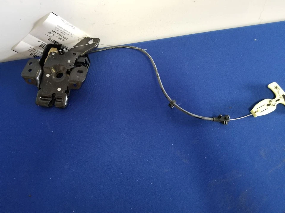 Pestillo de maletero Ford Thunderbird 2002-2005 Foto 2 de 4