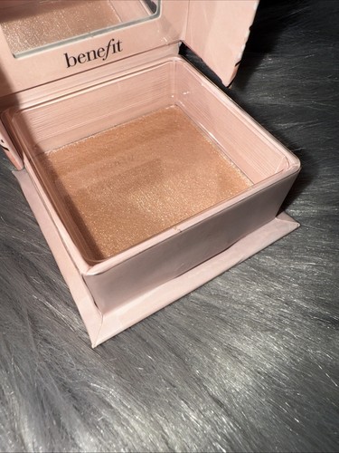 Benefit Highlighter Cookie And Tickle Shimmer Finish Powder Golden 0.28oz/8g - Picture 3 of 4