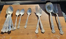 Set. Cutlery wm rogers mfg co extra plate