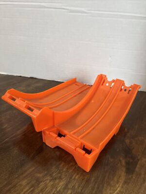 Hot Wheels GTV13 Loop Stunt Champion Part - Loop Base
