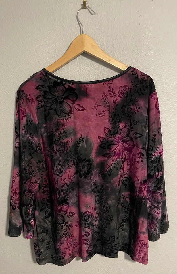 Womens Top Size 2X Purple Black Floral Burnout Stretch Fairy Grunge Whimsigoth - Image 2 of 4