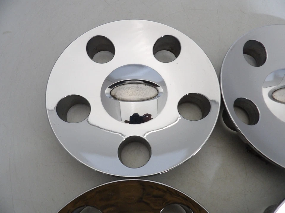 Juego de 4 tapas centrales cromadas Ford Edge 2008 2009-2010 OEM p/n 8T43-1A096-AA Foto 2 de 4