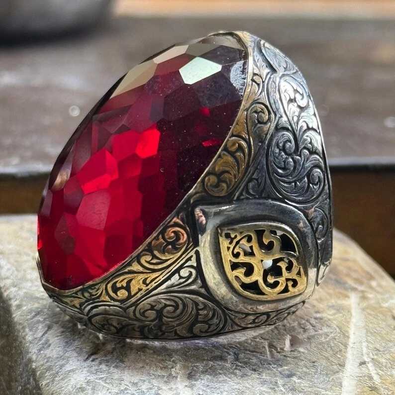 Anillo de circón rojo estilo otomano rubí grande hecho a mano para hombre Foto 2 de 4