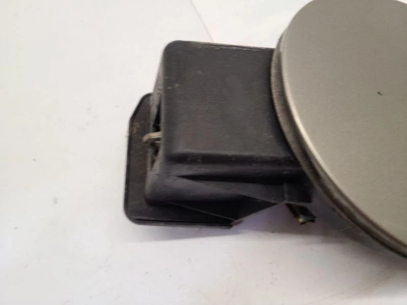 Jeep Liberty 2002-2007 puerta de llenado de combustible caqui Foto 3 de 4