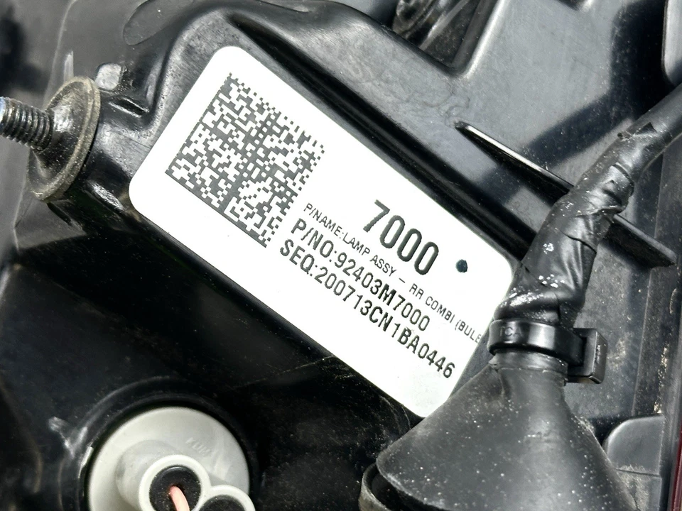 OEM 2019-2023 KIA FORTE SEDAN REAR INNER LH DRIVER SIDE TAIL LIGHT 92403M7000 - Image 4 of 4