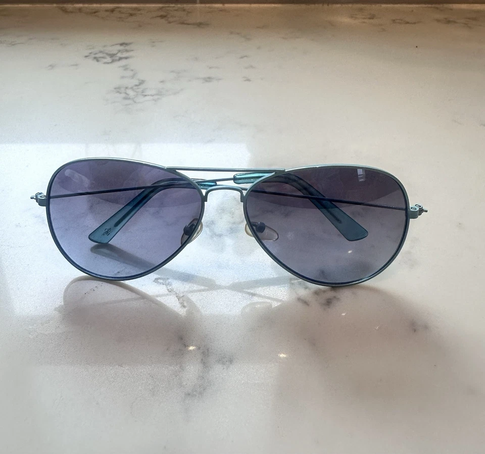 Cole Haan Aviator Sunglasses – Baby Blue Frame + Matching Pouch! Foto 4 de 4