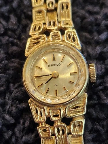 Vintage Seiko Ladies Wind-Up Gold Tone Watch.  11-0549 Mechanical