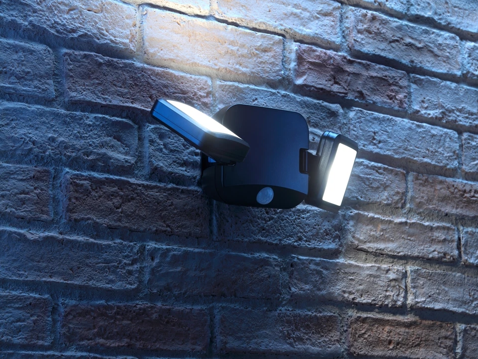 Outdoor Wireless Battery Operated LED Motion Activated PIR Twin Security Light - Image 4 of 4