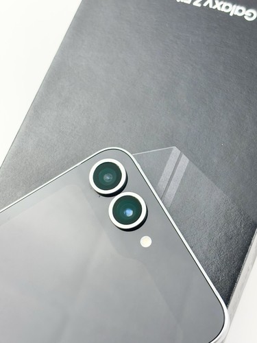Samsung Galaxy Z Flip6 (256GB) Silver Unlocked Warranty - Excellent Condition - 第 10/10 張圖片
