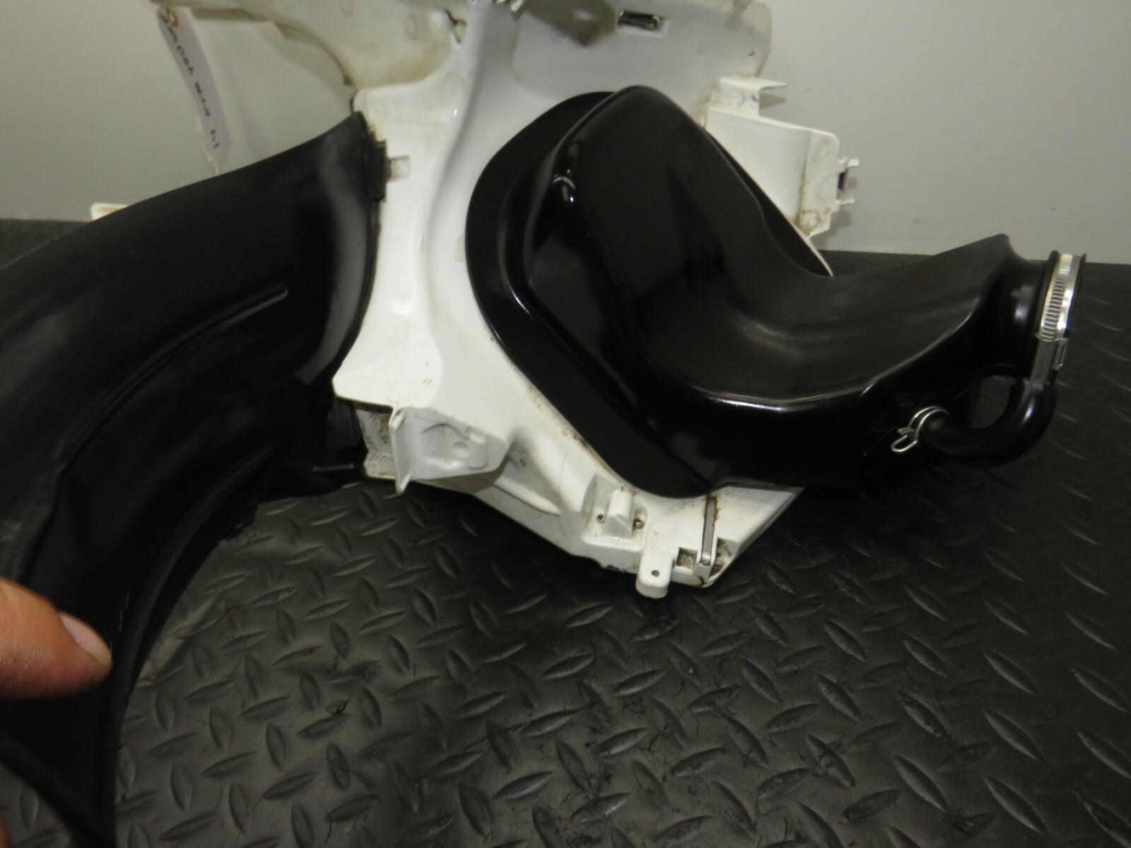 14 KTM 450 SXF 450SXF OEM FACTORY AIRBOX HOUSING BOOT CLEANER 