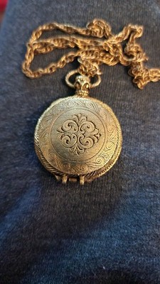 Max Factor 1970s  Gold Tone Round Perfume Locket Necklace Rope Chain