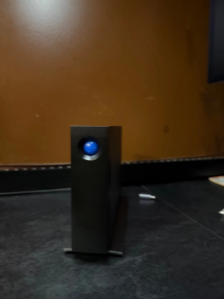 Lacie 10TB D2 Professional USB-C External Hard Drive. Warranty until 10 May 2030 - Image 2 of 4